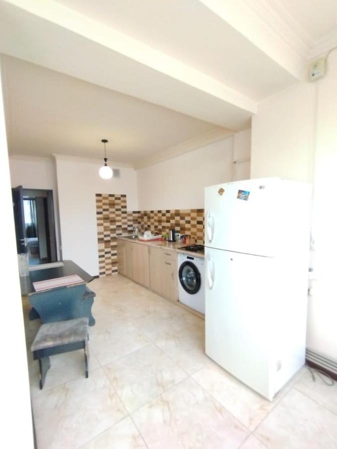 Large Apt Near Republic Square Lägenhet Jerevan Exteriör bild